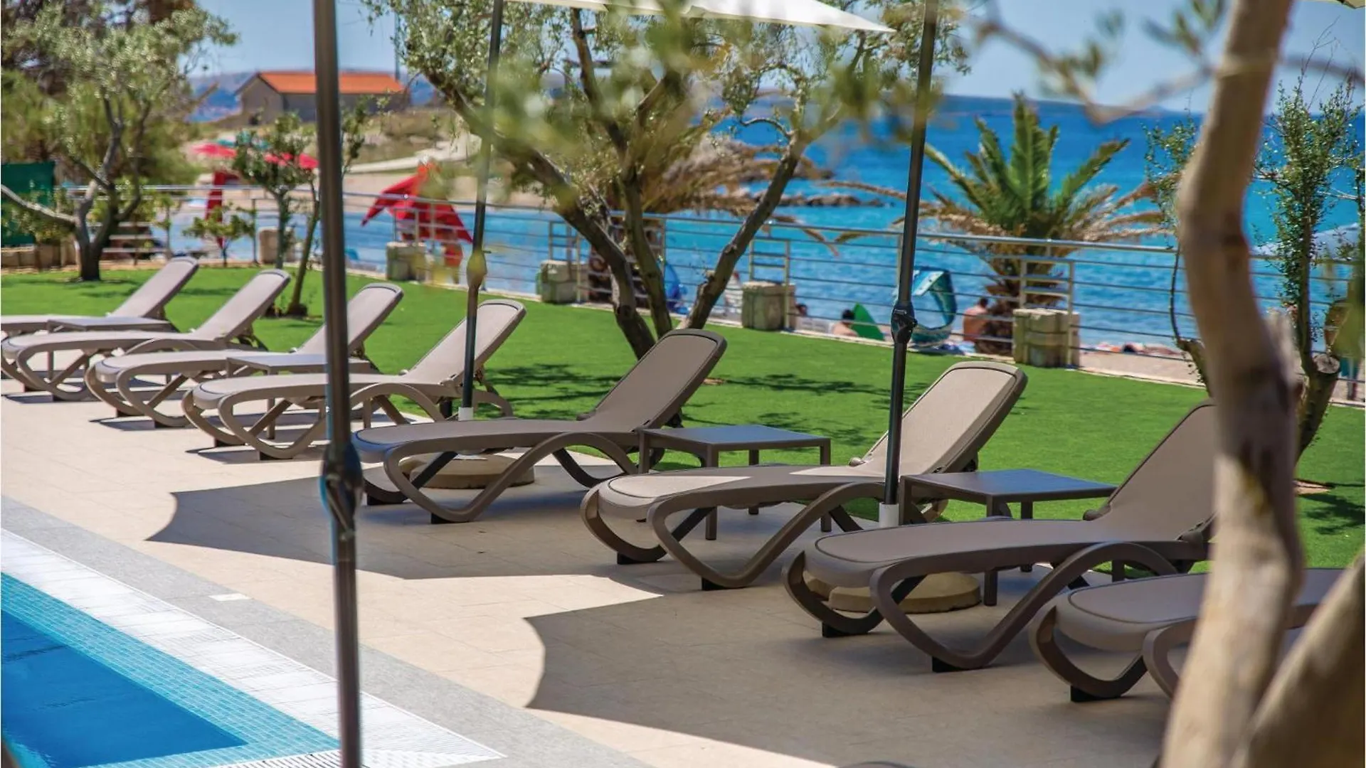 Nice Apartment In Povljana With House Sea View