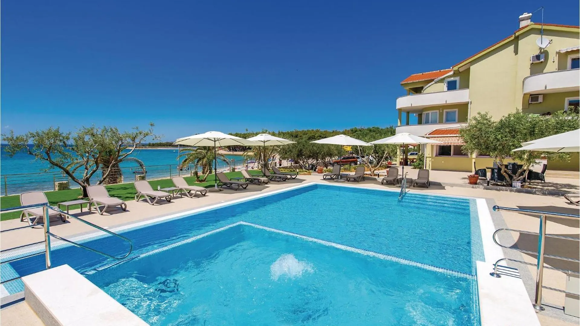 Nice Apartment In Povljana With House Sea View