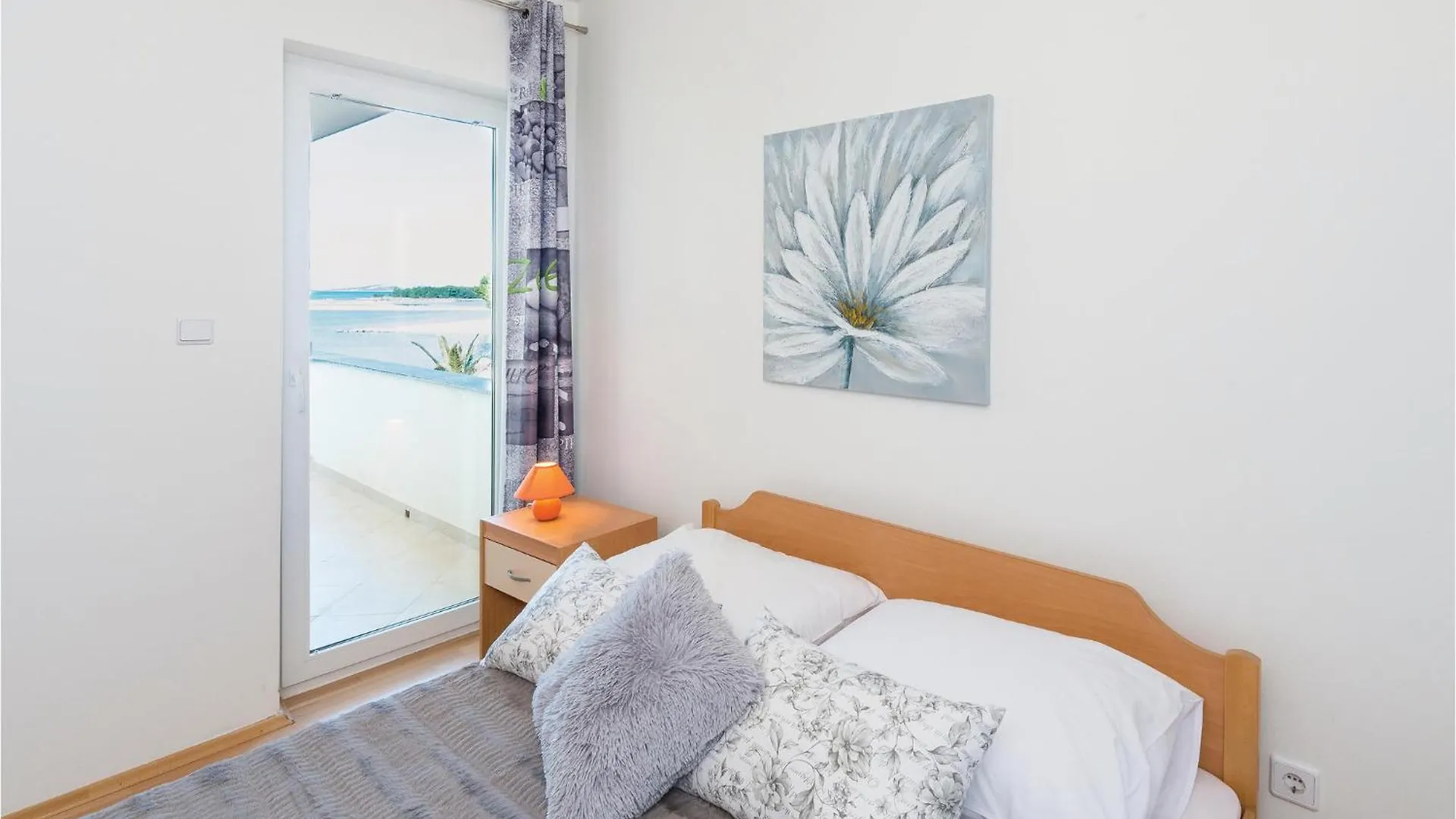 Nice Apartment In Povljana With House Sea View